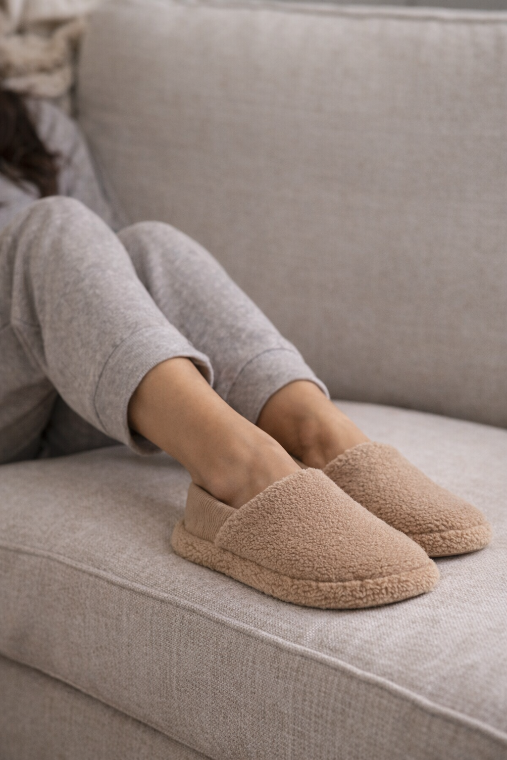 KADOSKY Soft Step Peluş Ev Terliği | Yumuşak & Sessiz Taban